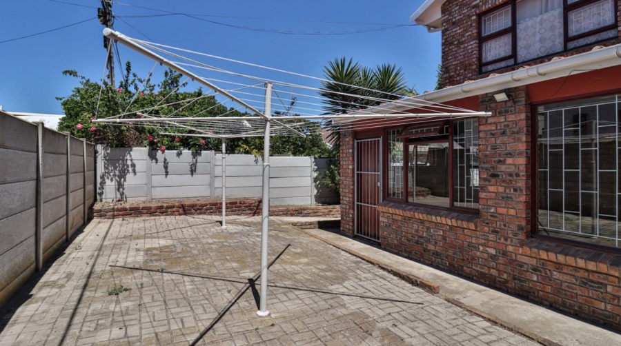 8 Bedroom Property for Sale in Hartenbos Central Western Cape